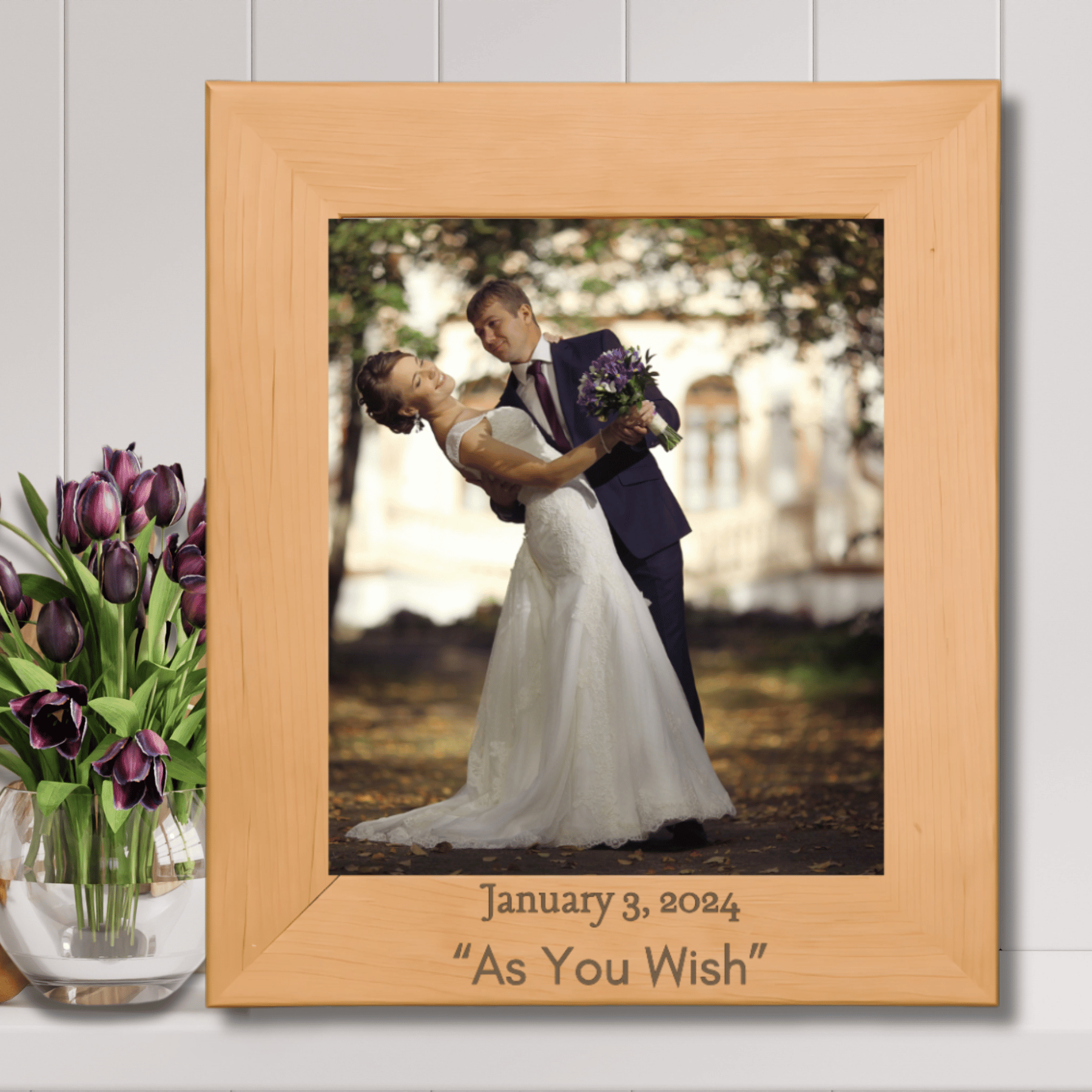 Personalized Red Alder Picture Frame in 6 Sizes with Custom Engraving 4" x 6" / Red Alder Wood